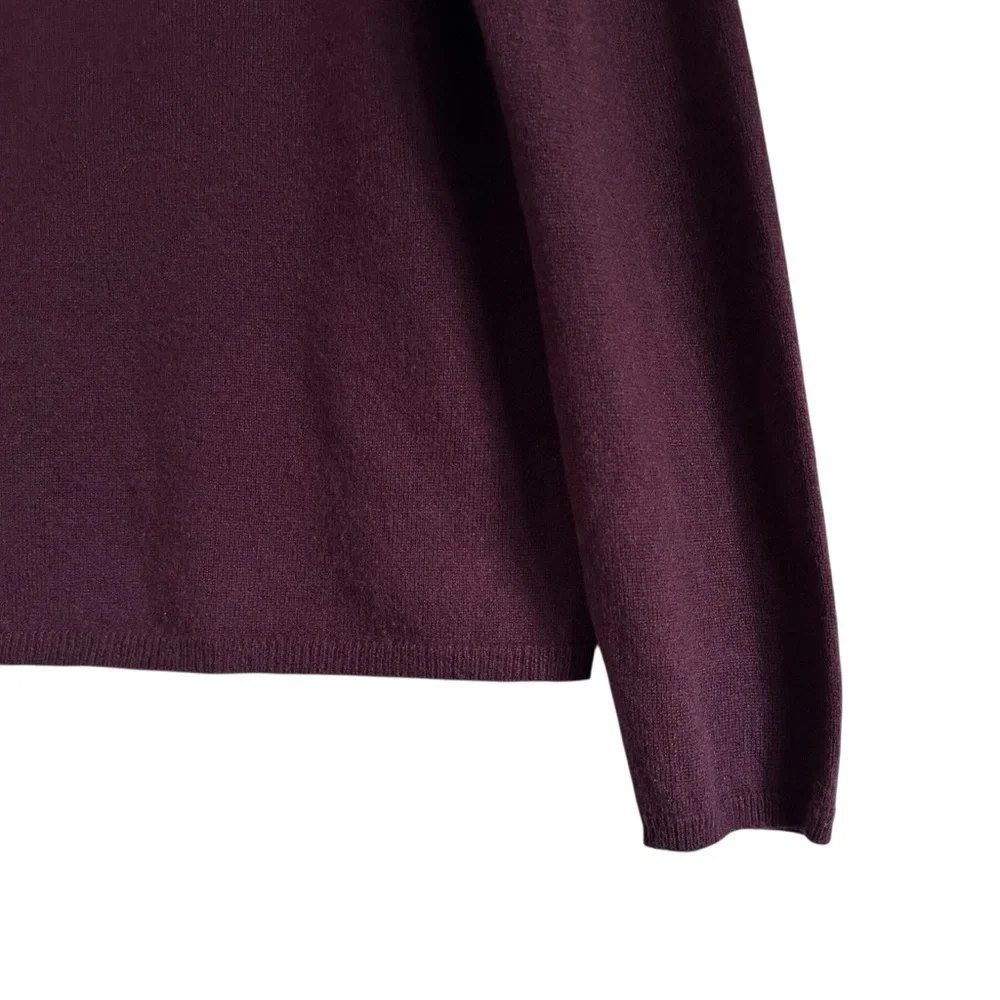 VTG. Tweeds Wine Burgundy Cashmere Classic Crewneck Sweater